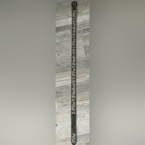 Smoke Grey Floral Embroidered Belt - Picture 3 of 10